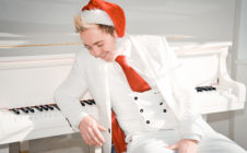 Christmas Round The Piano EP